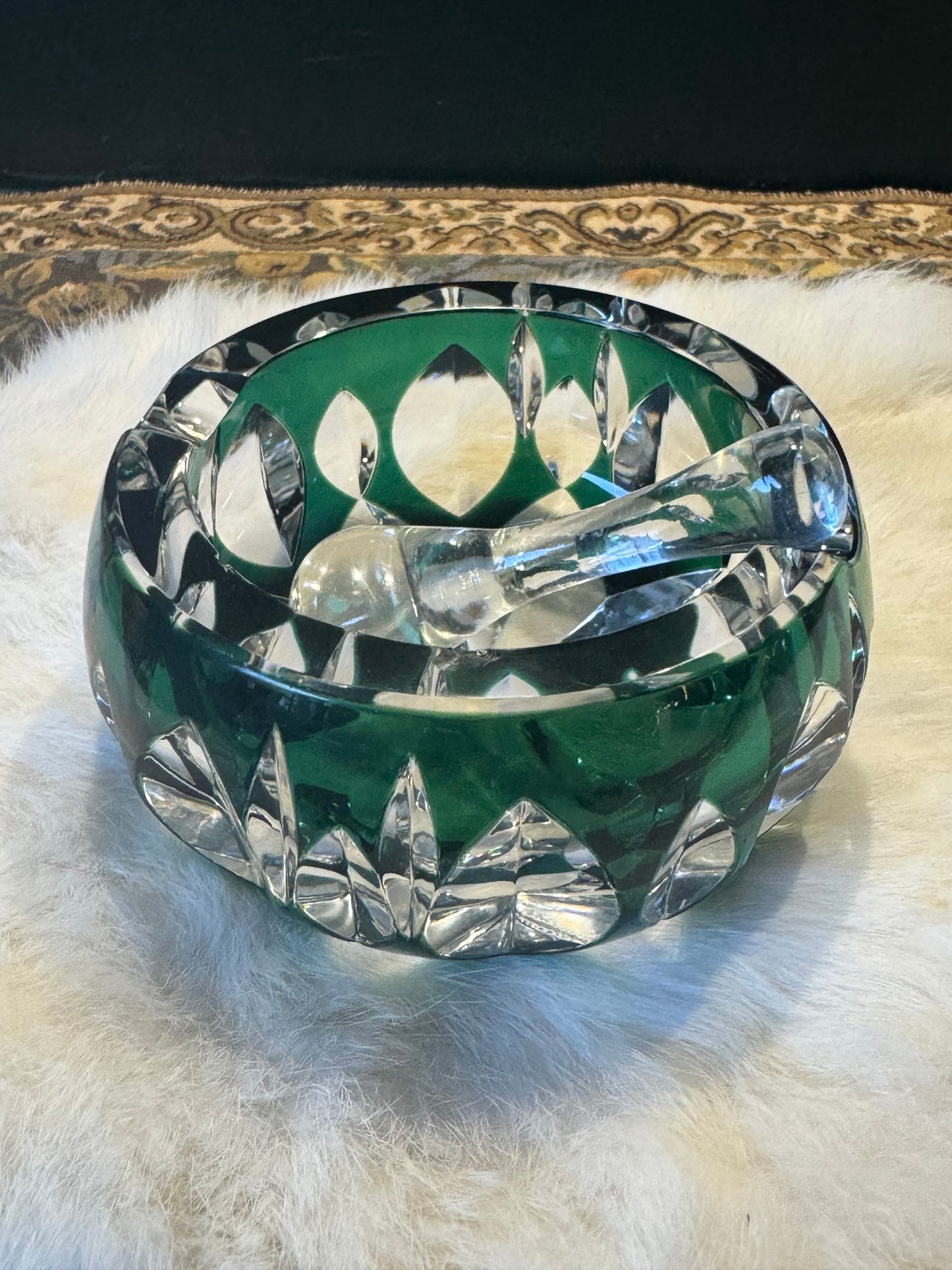 Val Saint Lambert asbak – Art Deco groen kristal – gesigneerd Belgisch design