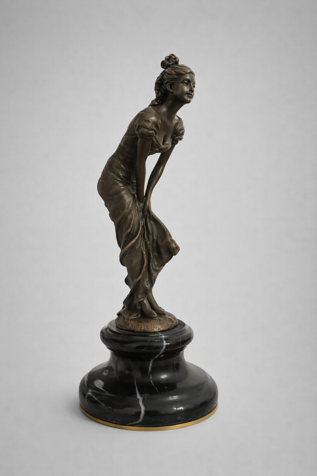 Bronzen beeld – Vrouwelijke figuur – naar L. Biscoli – Italië – 20e eeuw (reproductie)