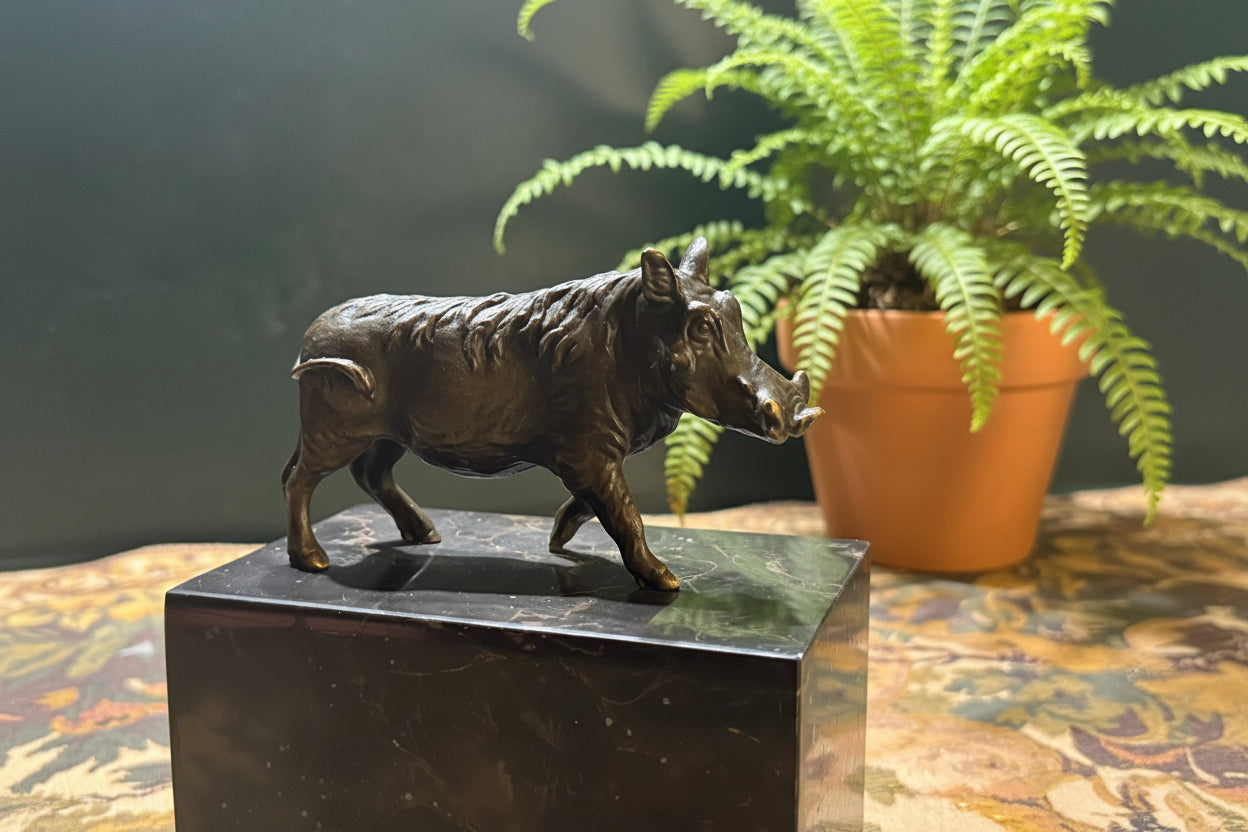 Bronzen Wild Zwijn Beeldje - Marmeren Sokkel, Jachtkamer Decoratie