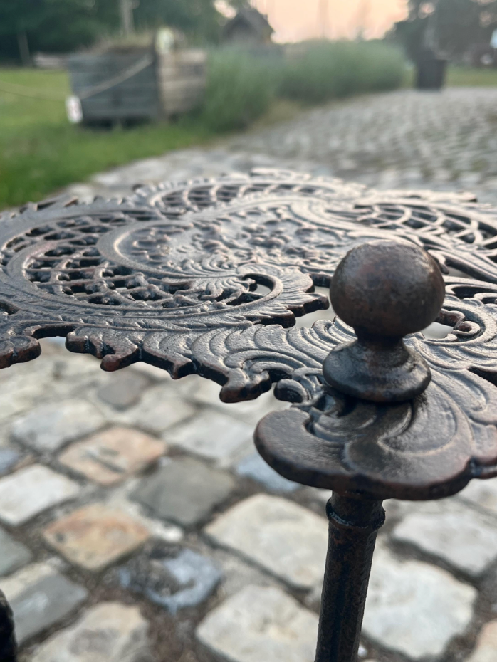 Art Nouveau Plantenetagère - Drielaags Metalen Plantenstandaard - Replica