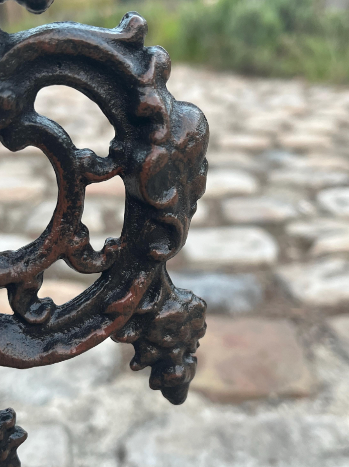 Art Nouveau Plantenetagère - Drielaags Metalen Plantenstandaard - Replica