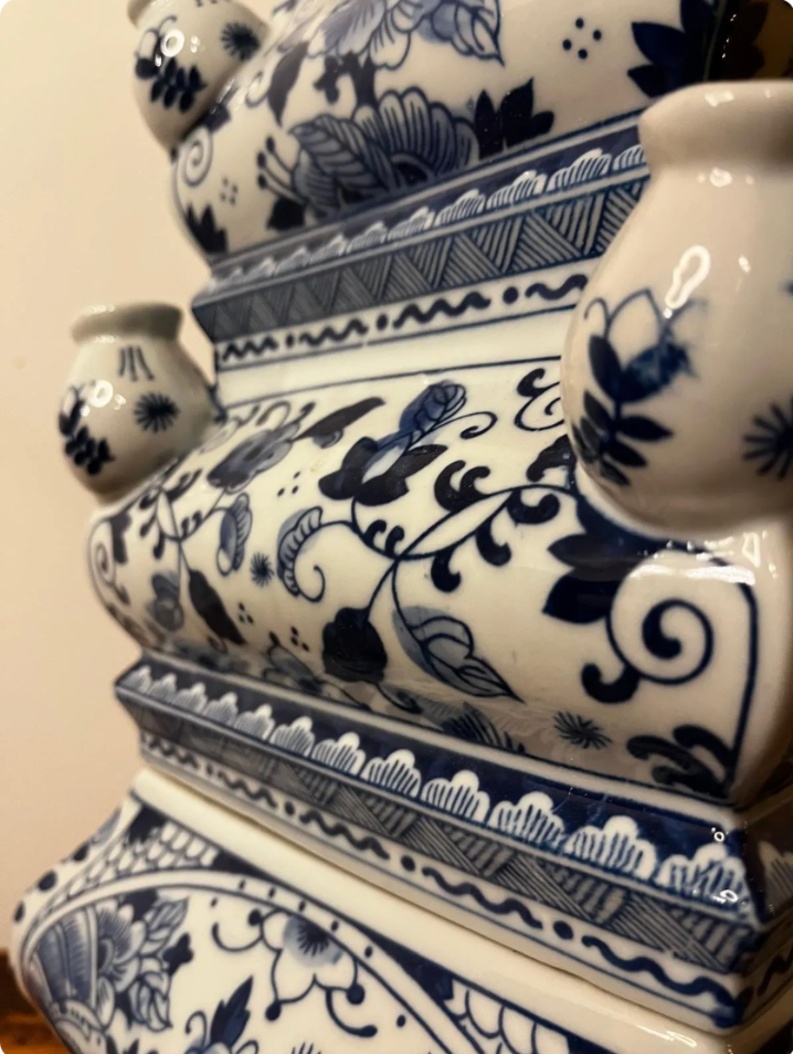 Delfts Blauwe Tulpenvaas 🌷 – 8 Etages - 23 Openingen