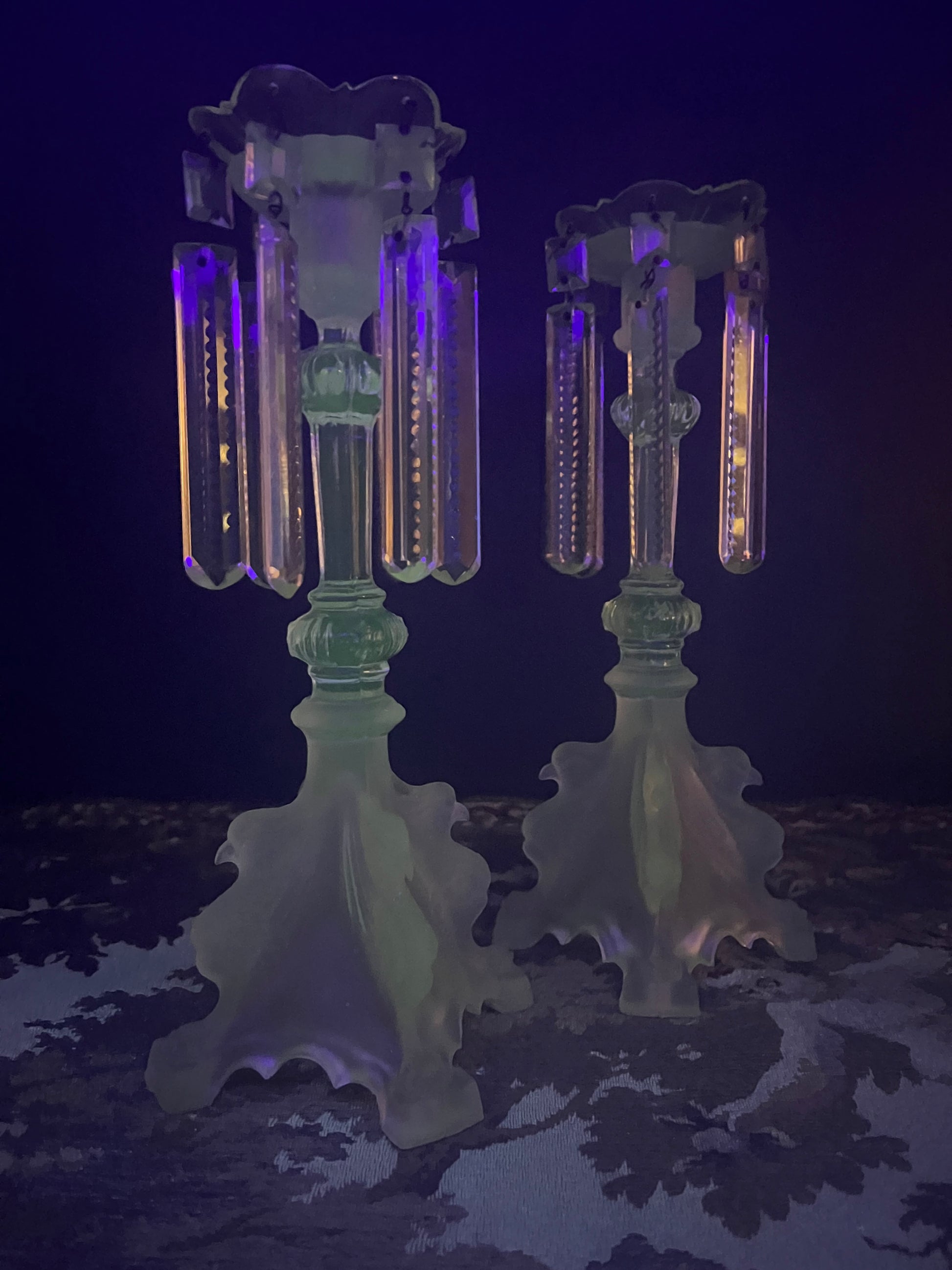 selium glas licht op met uv straling