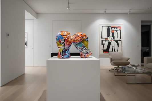 woonkamer met moderne kunst