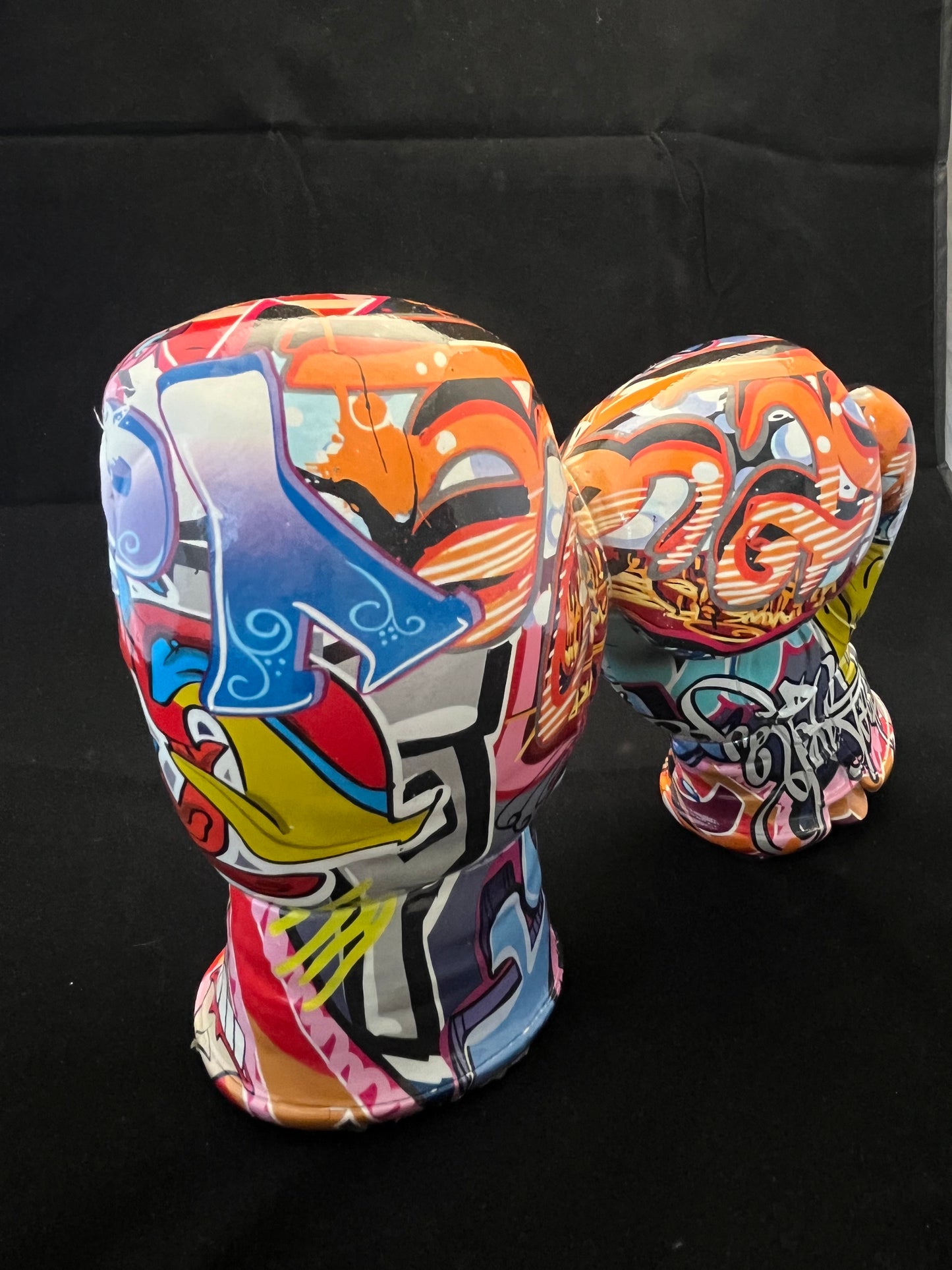 Oliver Klap Street Art Bokshandschoenen Sculptuur Casablanca